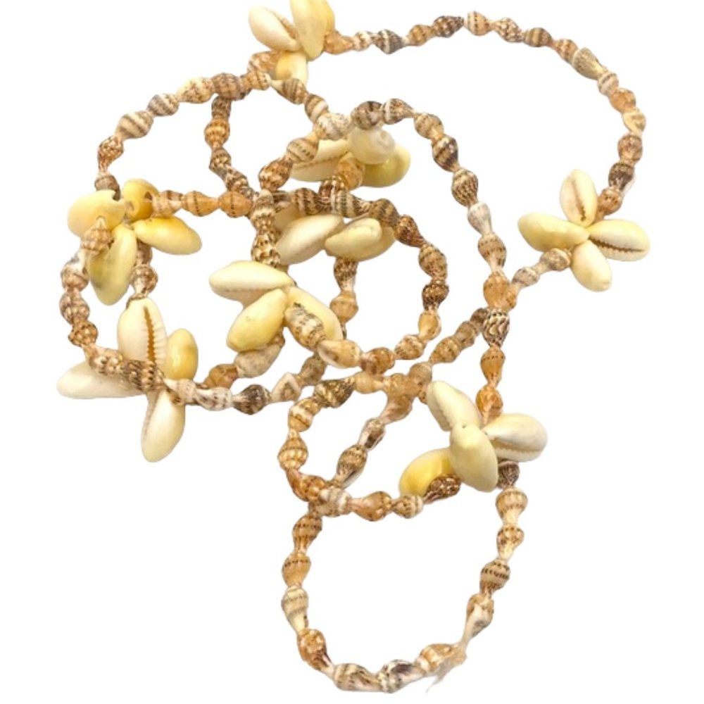 Handmade 🐚 Natural Shell Necklace - Picture 2 of 3